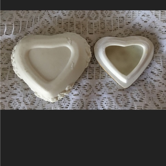 Ornate Heart Trinket Box - Picture 4 of 11